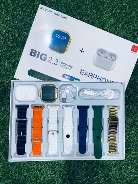 I20 Ultra Smart Watch With Earbuds And 7 Straps.