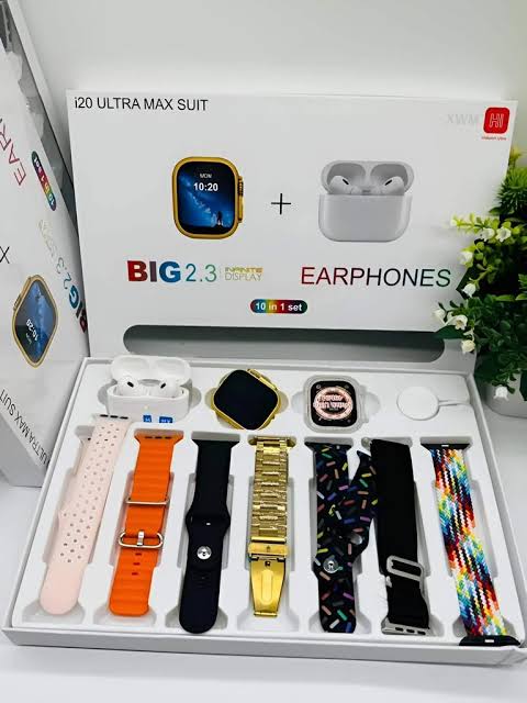 I20 Ultra Smart Watch With Earbuds And 7 Straps.